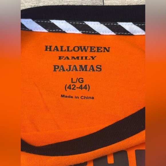 Halloween Boo Crew Family 2 PC Set Pajamas Glow In the Dark Men's Size Large - Picture 3 of 8